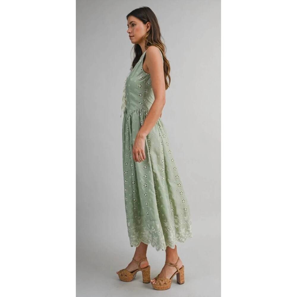 NEW MABLE kate floral eyelet midi dress in sage - Picture 3 of 6